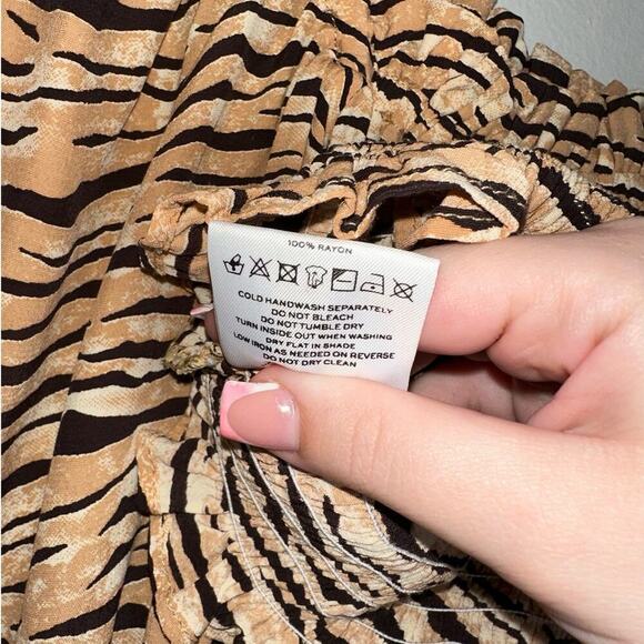 Faithfull The Brand Willow Smocked Crepe Blouse Animal Print Neutral Size US 2 - Picture 6 of 7